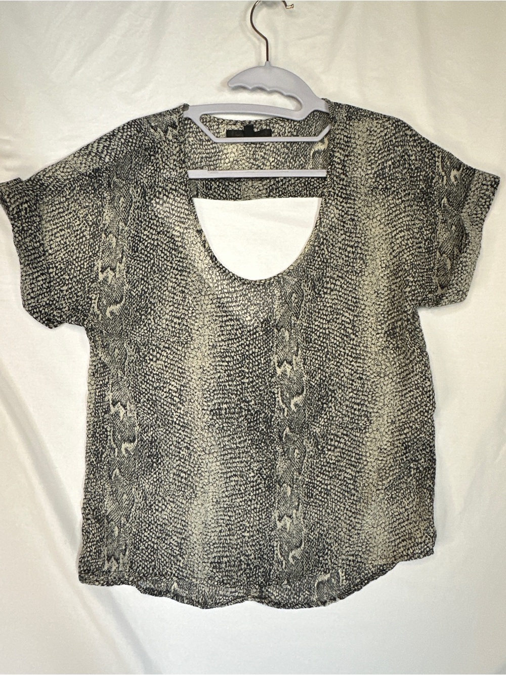 Lucca Couture Black & Cream Short-Sleeve Scoop Neck Top